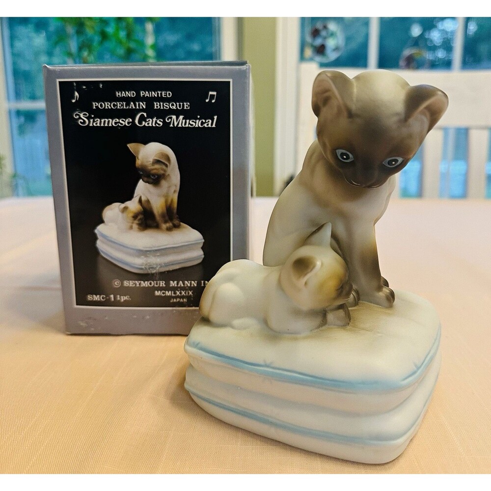 1979 Seymour Mann Siamese Cat Kitten Music Box "You Light Up My Life" with Box